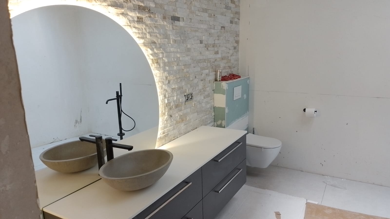 Natuursteen badkamer — Schoten